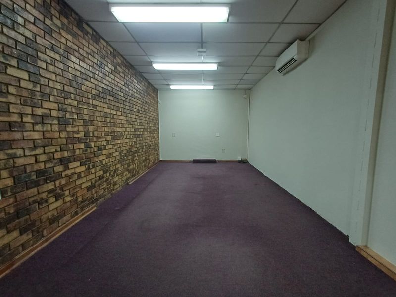 Truly Neat As A Pin Commercial Situated In A Prime Location In Vanderbijlpark. - Photo 4