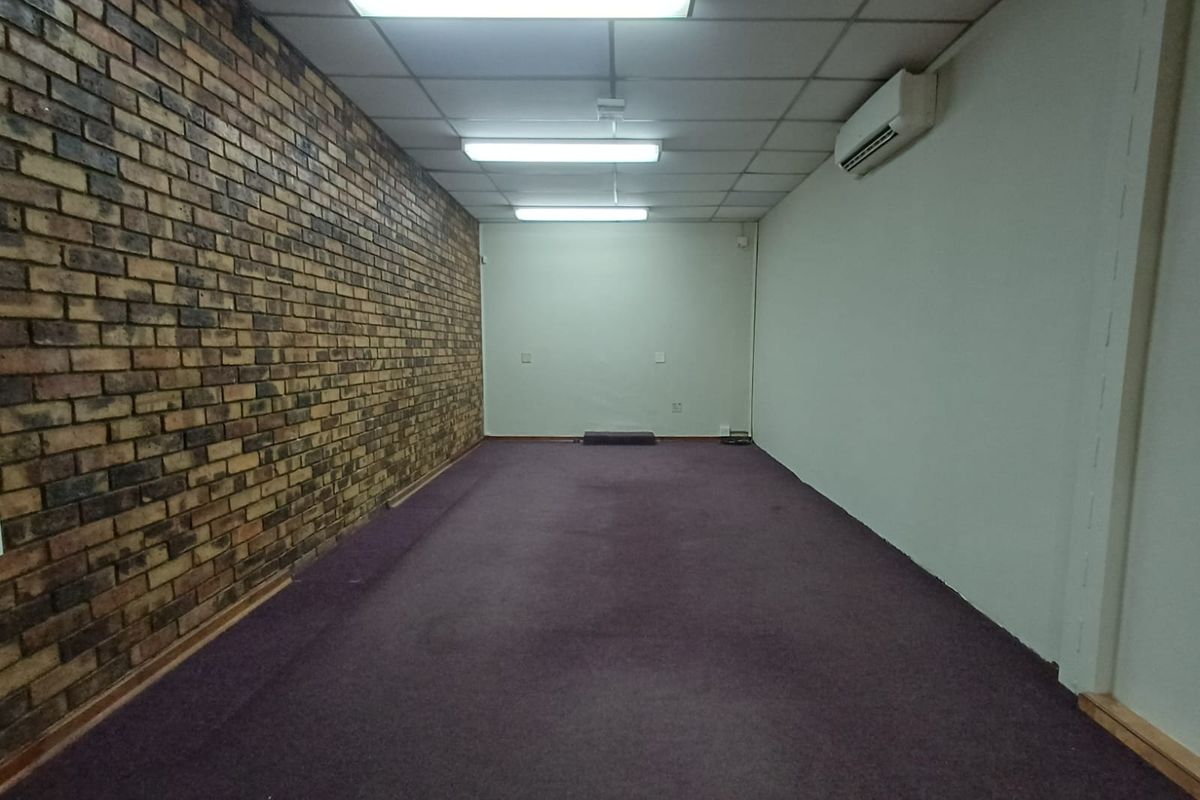 Truly Neat As A Pin Commercial Situated In A Prime Location In Vanderbijlpark. - Photo 4