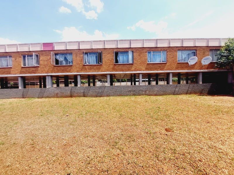 Apartment Block in Main Street - Photo 2