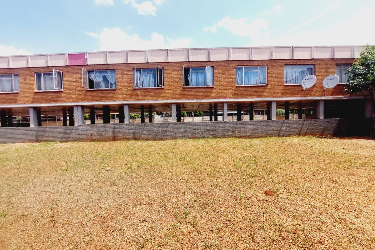 Apartment Block in Main Street - Photo 2