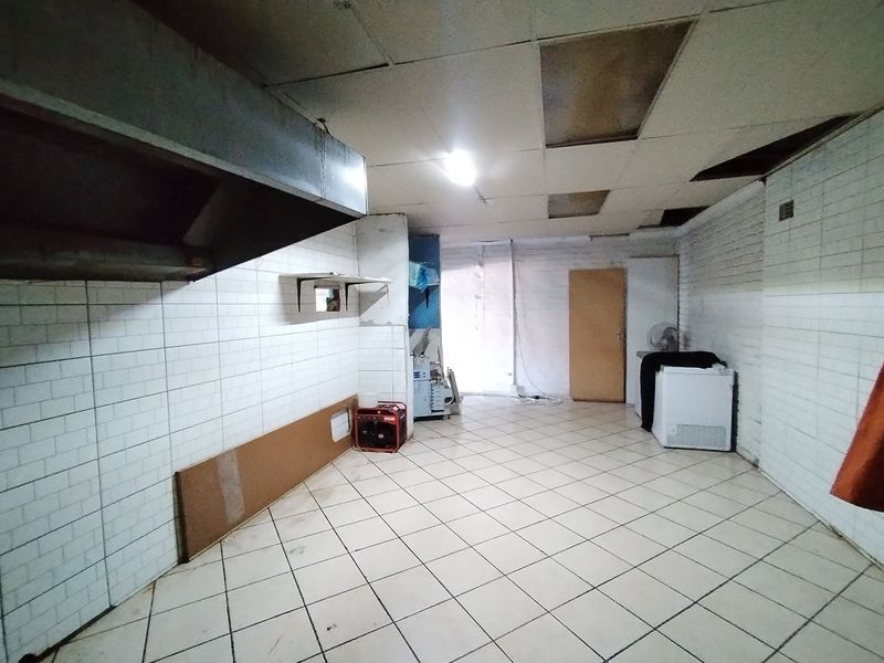 2 Room Commercial Property To-Let In Dalview - Photo 5