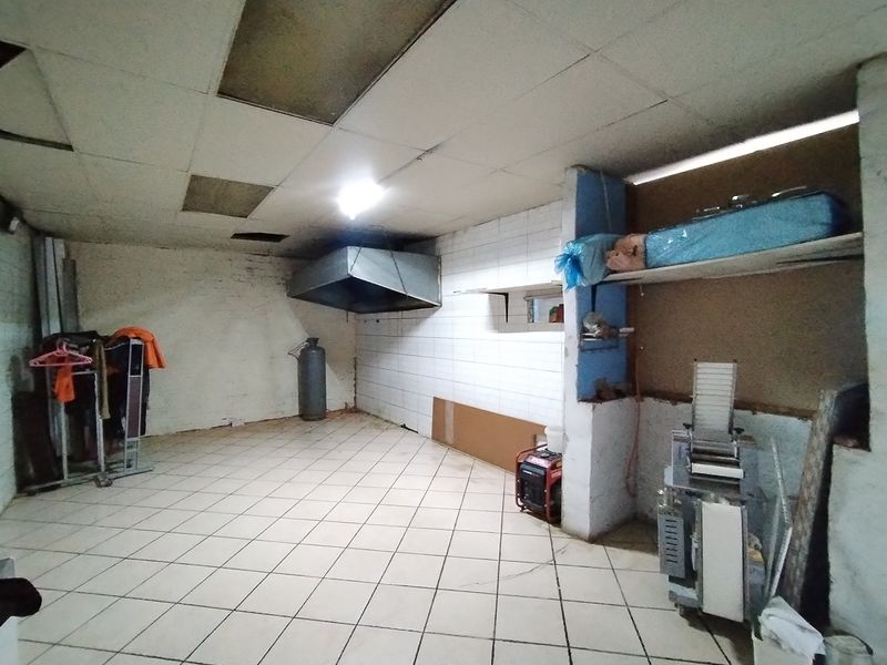 2 Room Commercial Property To-Let In Dalview - Photo 4