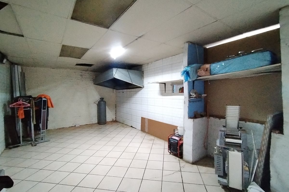 2 Room Commercial Property To-Let In Dalview - Photo 4