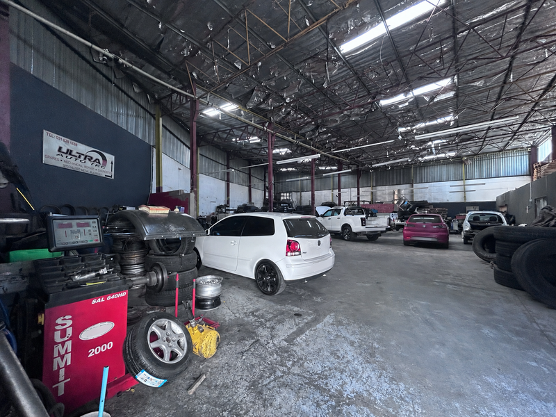 Prime Springfield Park Industrial Investment with Secure Income Potential - Photo 1