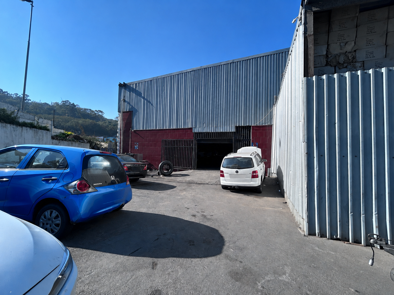 Prime Springfield Park Industrial Investment with Secure Income Potential - Photo 2