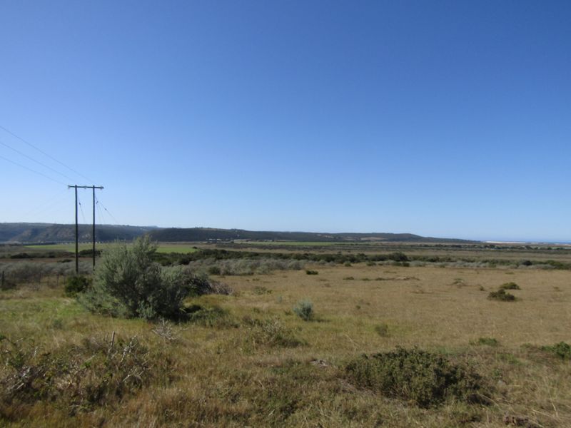 African Coastal Paradise - Photo 4