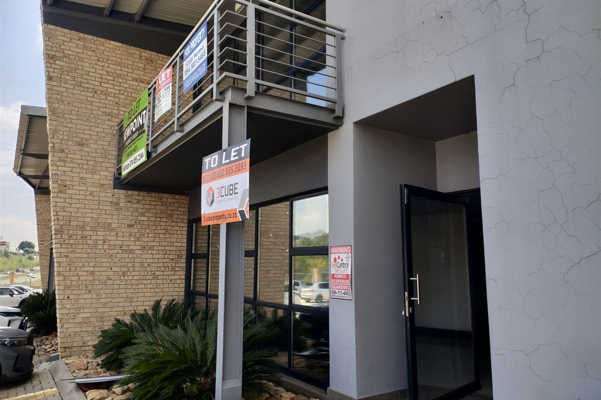 517m2  Warehouse  - TO LEASE - Photo 3
