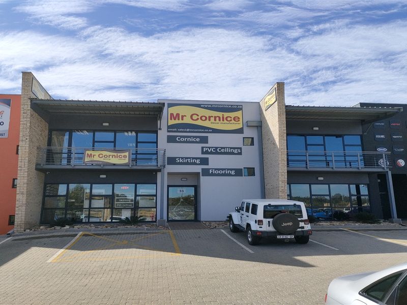 517m2  Warehouse  - TO LEASE - Photo 2