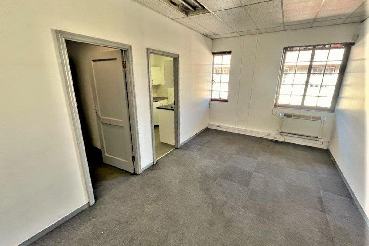 Commercial office space to rent in Parktown - Photo 5