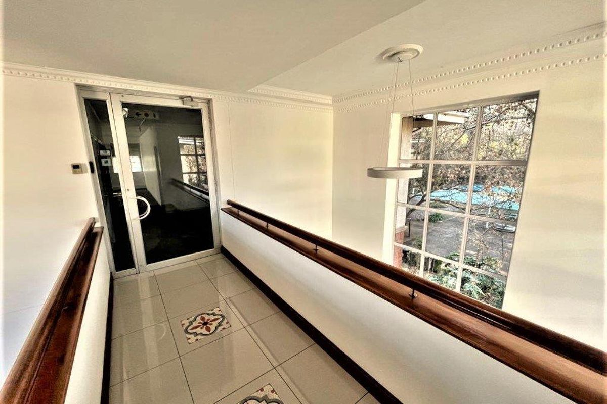 Commercial office space to rent in Parktown - Photo 2