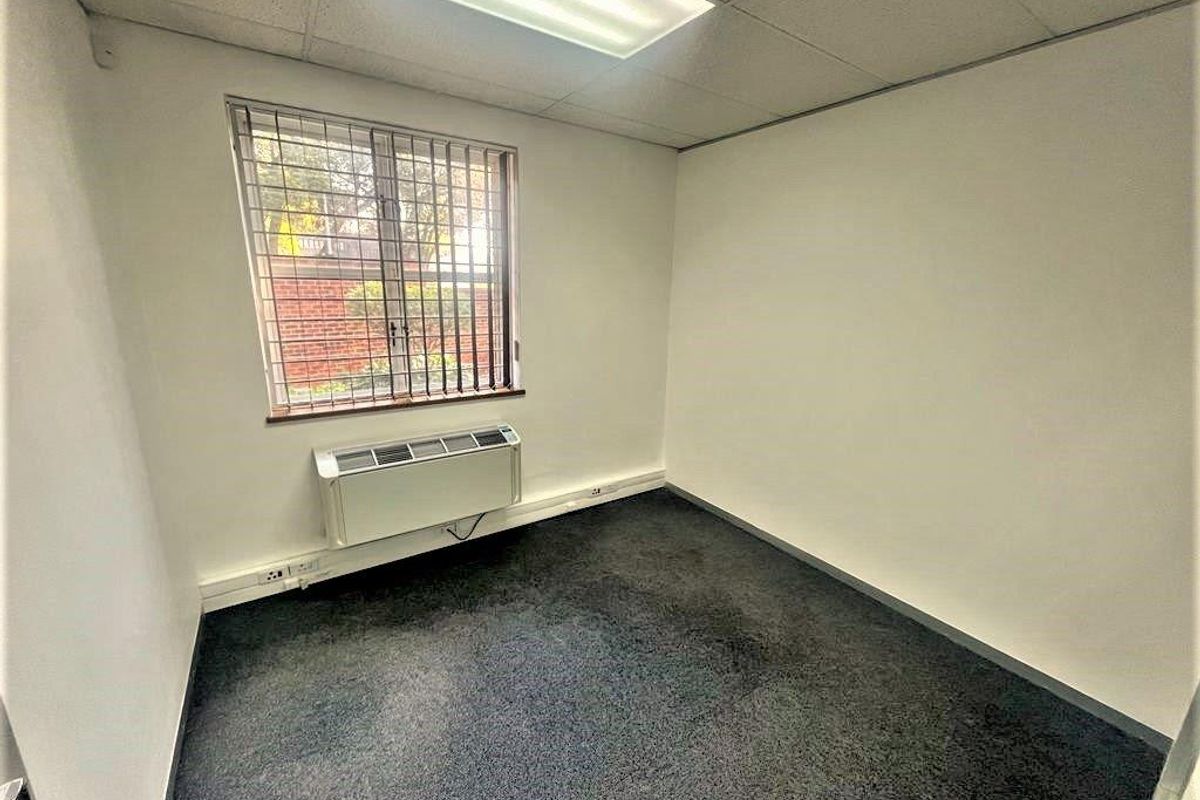 Commercial office space to rent in Parktown - Photo 5