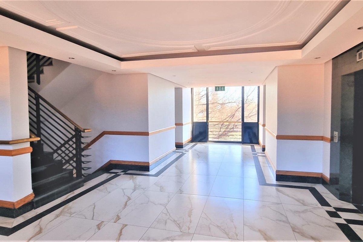 Offices to let in Woodmead Office Park - Photo 3