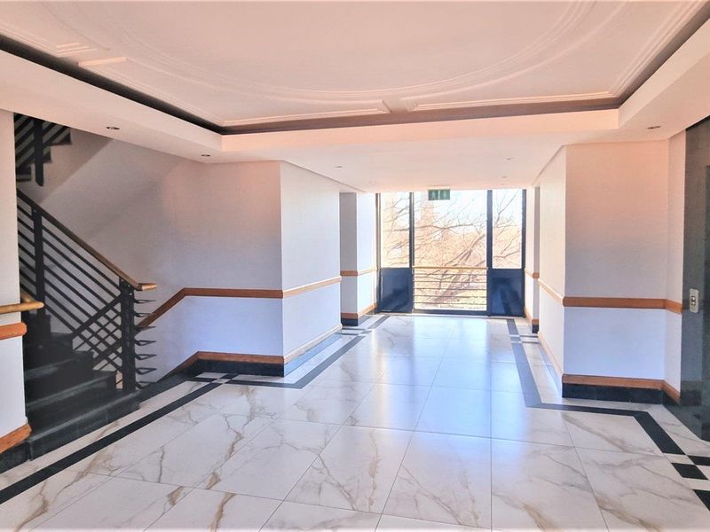 Offices to let in Woodmead Office Park - Photo 3