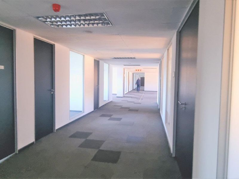 Offices to let in Woodmead Office Park - Photo 6