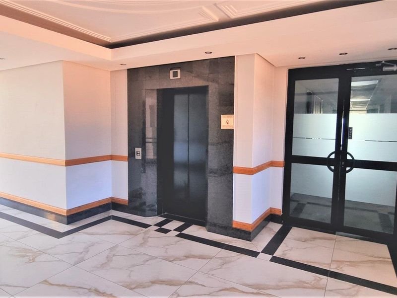 Offices to let in Woodmead Office Park - Photo 2