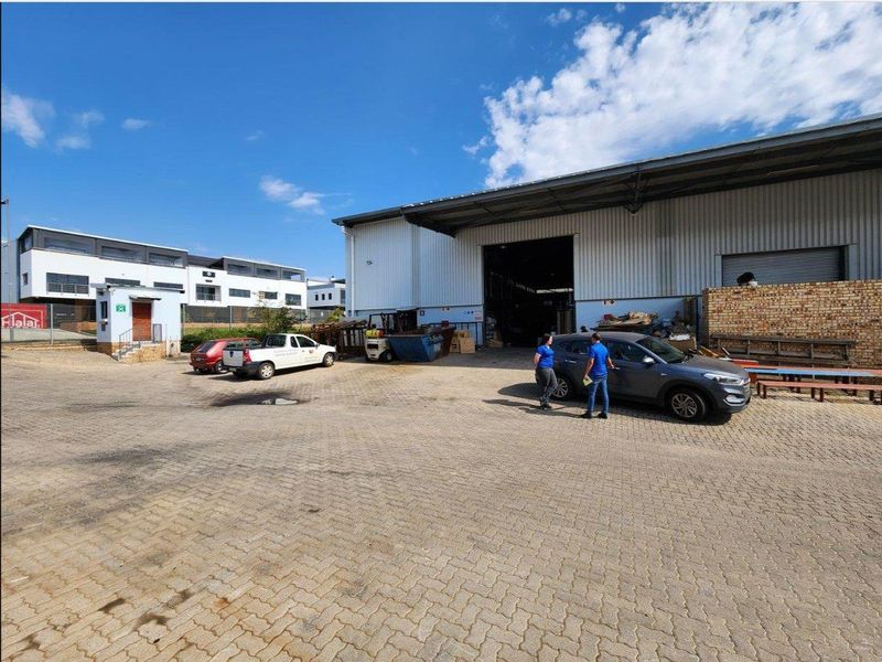 1558m2  "A" grade warehouse TO LET - Photo 9