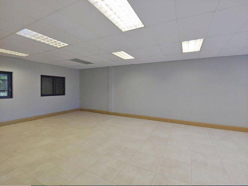 1558m2  "A" grade warehouse TO LET - Photo 6