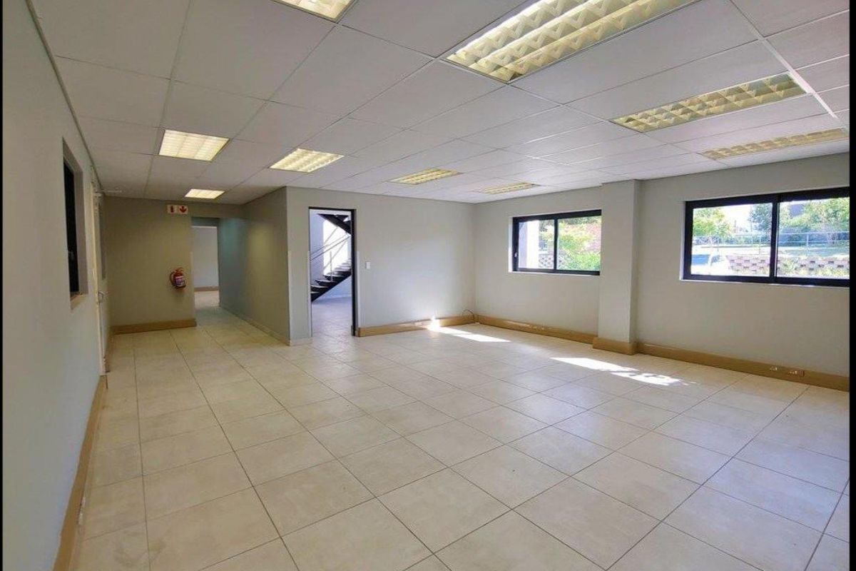 1558m2  "A" grade warehouse TO LET - Photo 3