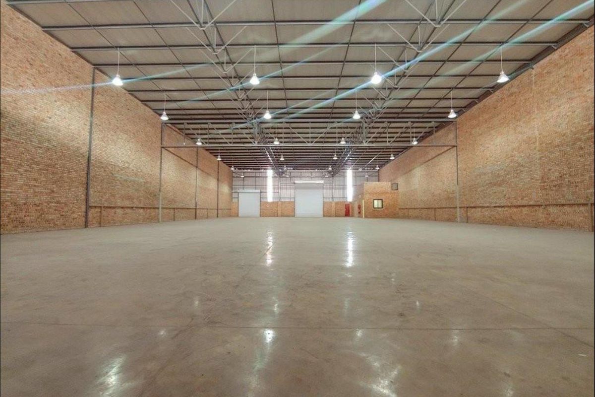 1558m2  "A" grade warehouse TO LET - Photo 2