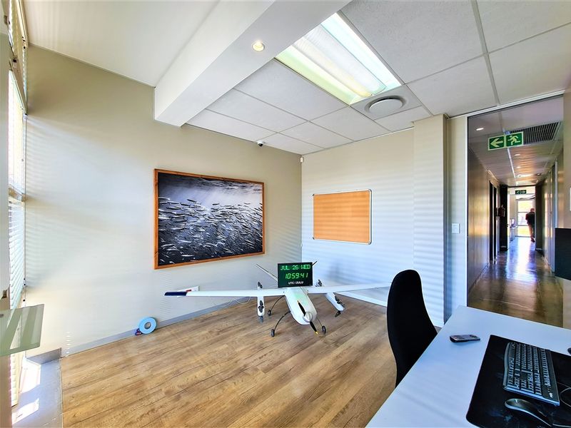 Modern 190m2 Office to Let in Willow Wood Office Park - Photo 7