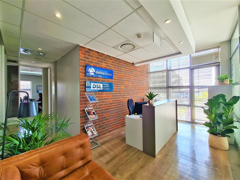 Modern 190m2 Office to Let in Willow Wood Office Park - Photo 5