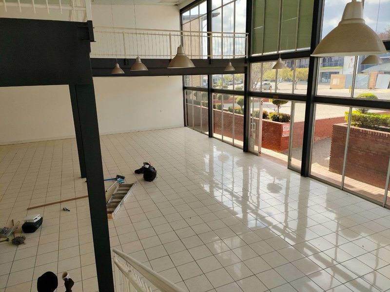 428m2 Commercial/Retail unit TO LET - Photo 10