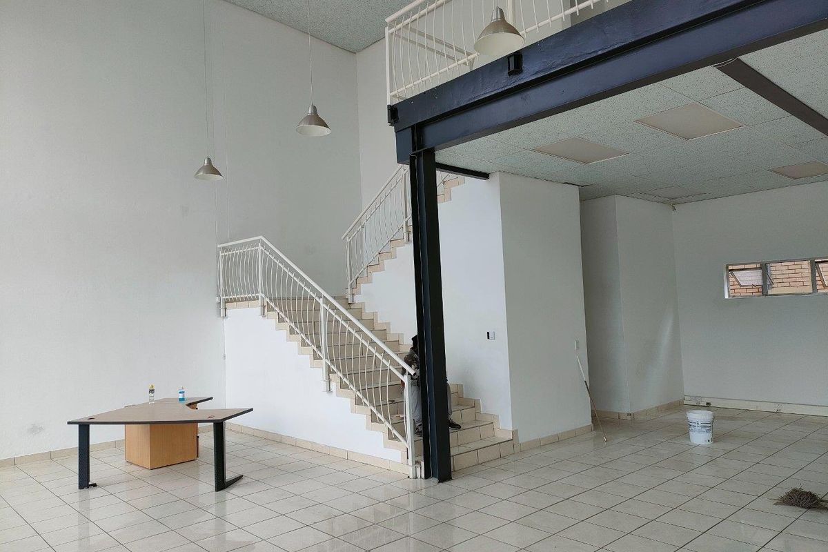 428m2 Commercial/Retail unit TO LET - Photo 4