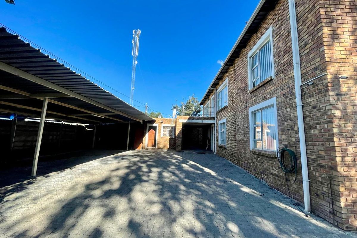 Fully furnished office block for sale in Trichardt (Secunda area) - Photo 3