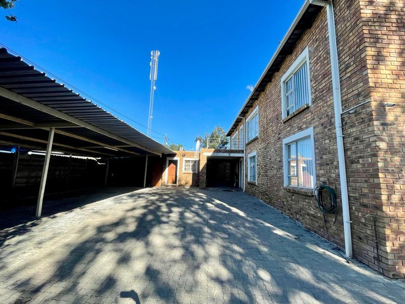 Fully furnished office block for sale in Trichardt (Secunda area) - Photo 3