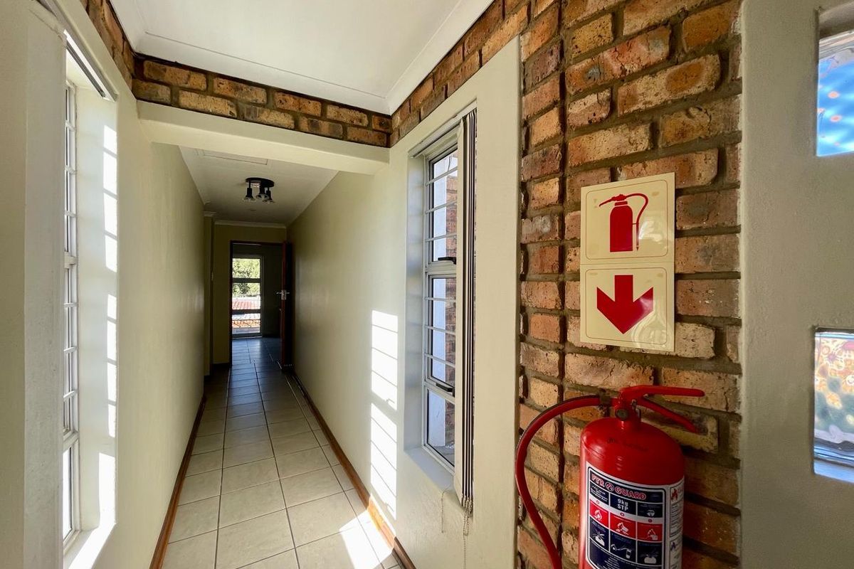 Fully furnished office block for sale in Trichardt (Secunda area) - Photo 5