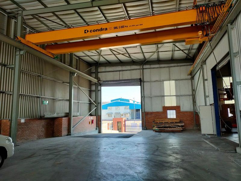 1796m2 warehouse TO LET - Photo 1