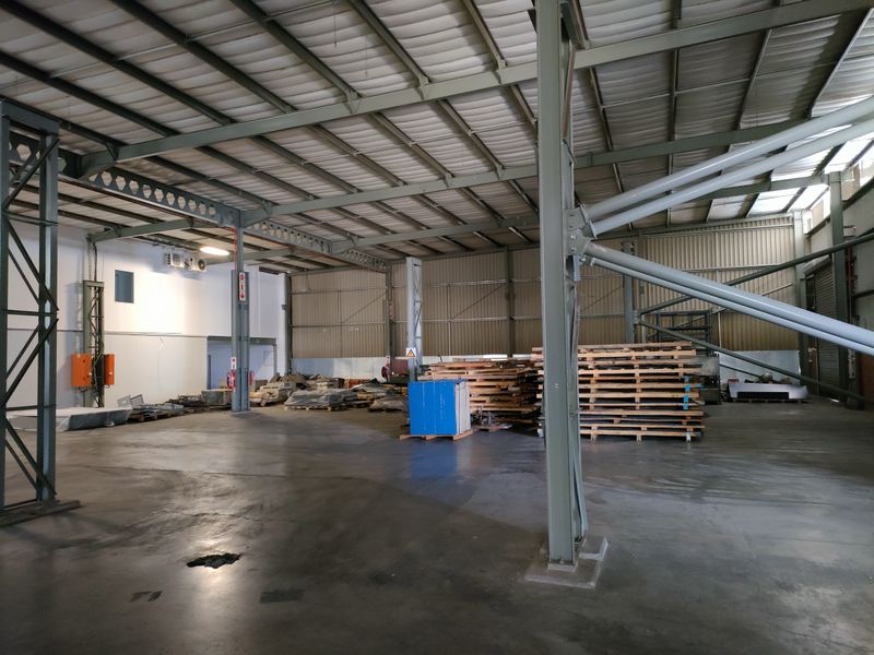 1796m2 warehouse TO LET - Photo 6