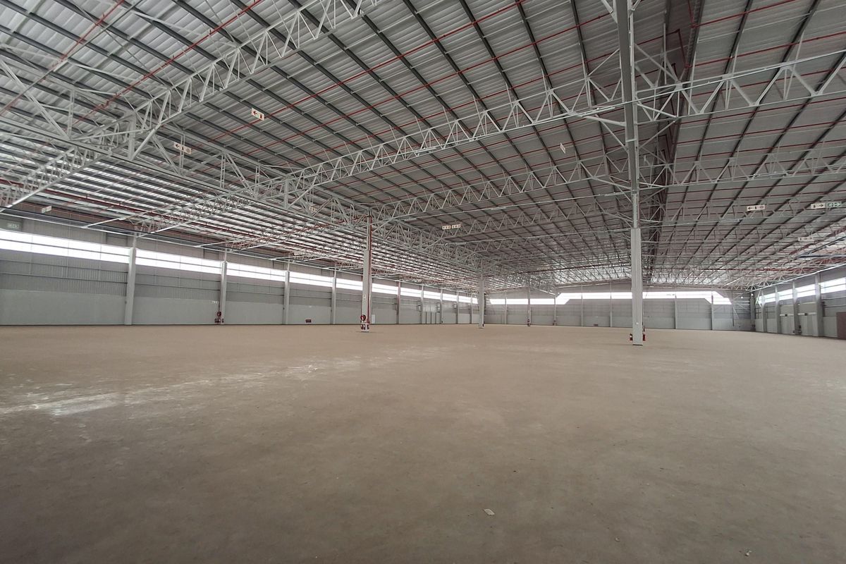 WAREHOUSE TO LET AT TWENTY-ONE INDUSTRIAL PARK! - Photo 4