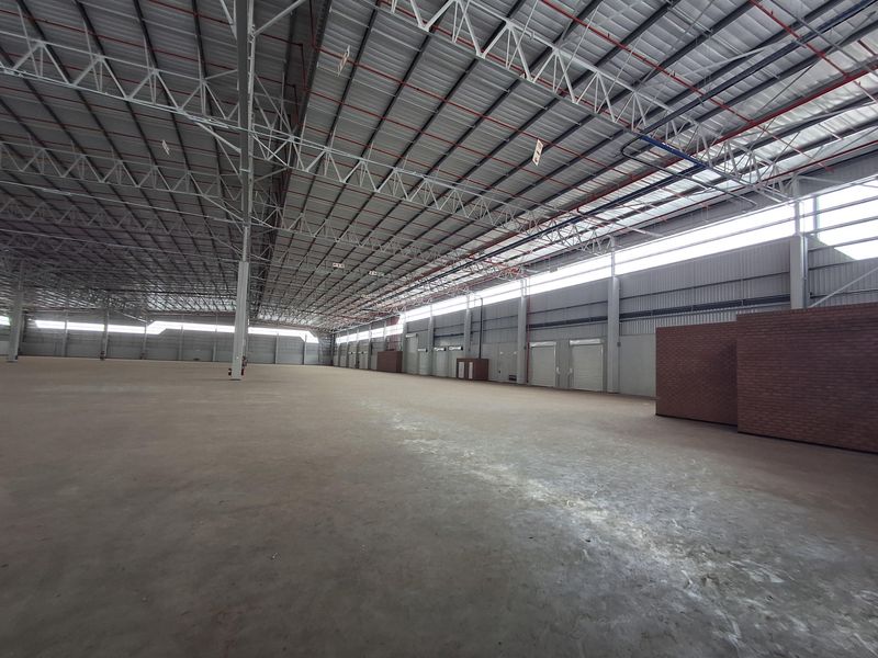 WAREHOUSE TO LET AT TWENTY-ONE INDUSTRIAL PARK! - Photo 5