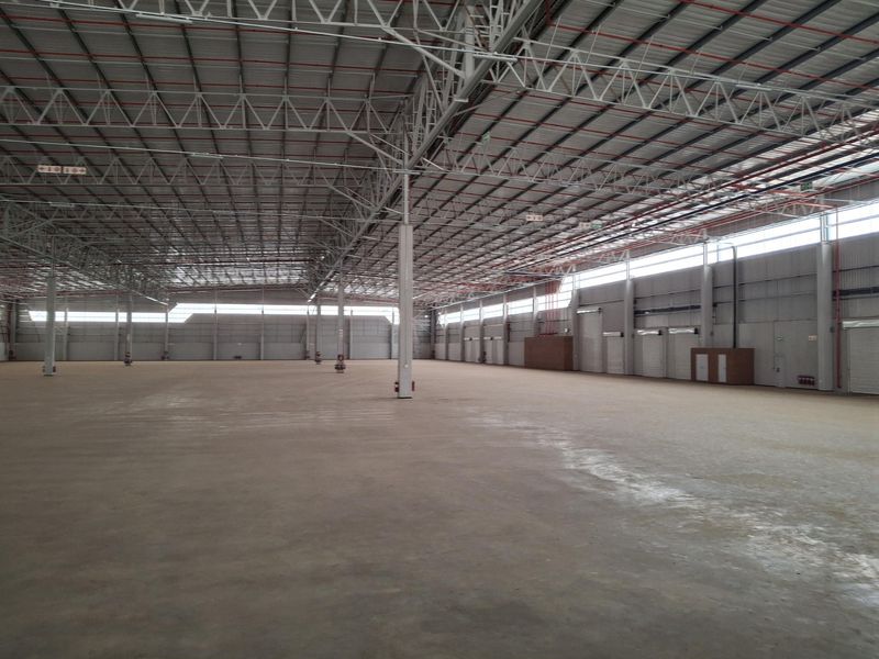 WAREHOUSE TO LET AT TWENTY-ONE INDUSTRIAL PARK! - Photo 7