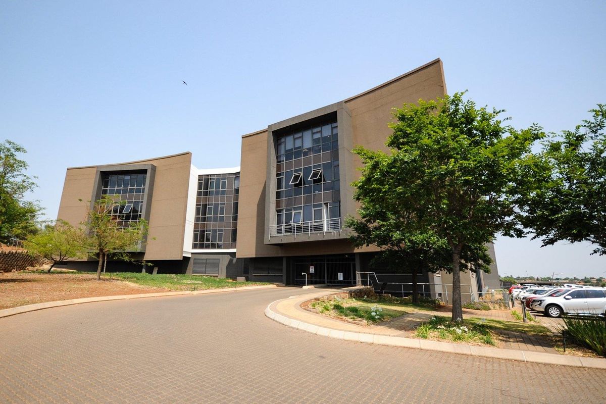 BEAUTIFUL SECURE OFFICES TO RENT IN SOUTHDOWNS - DIRECLY FROM THE LANDLORD! - Photo 2