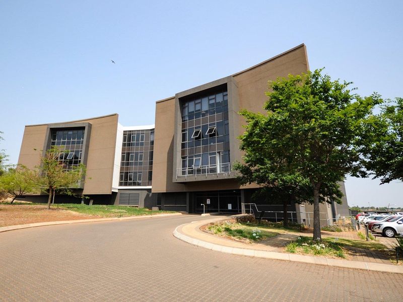 BEAUTIFUL SECURE OFFICES TO RENT IN SOUTHDOWNS - DIRECLY FROM THE LANDLORD! - Photo 2