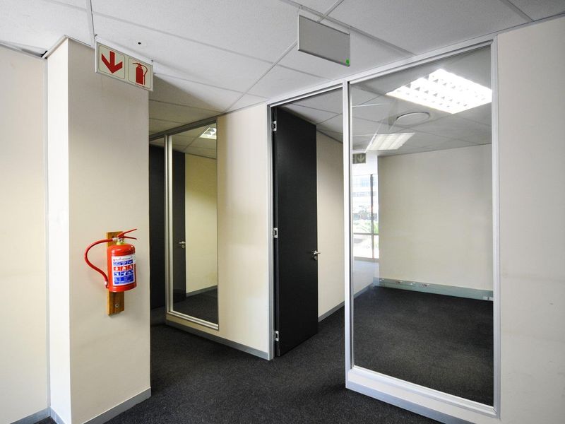 BEAUTIFUL SECURE OFFICES TO RENT IN SOUTHDOWNS - DIRECLY FROM THE LANDLORD! - Photo 8