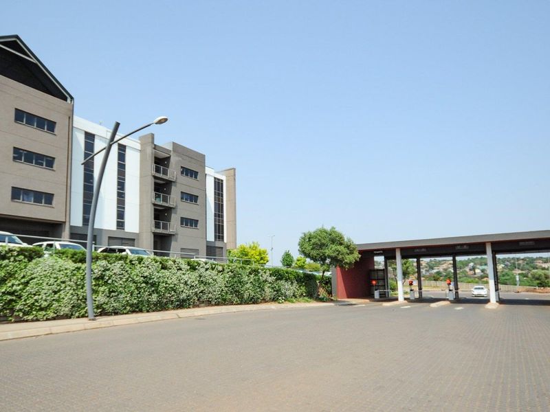 BEAUTIFUL SECURE OFFICES TO RENT IN SOUTHDOWNS - DIRECLY FROM THE LANDLORD! - Photo 3