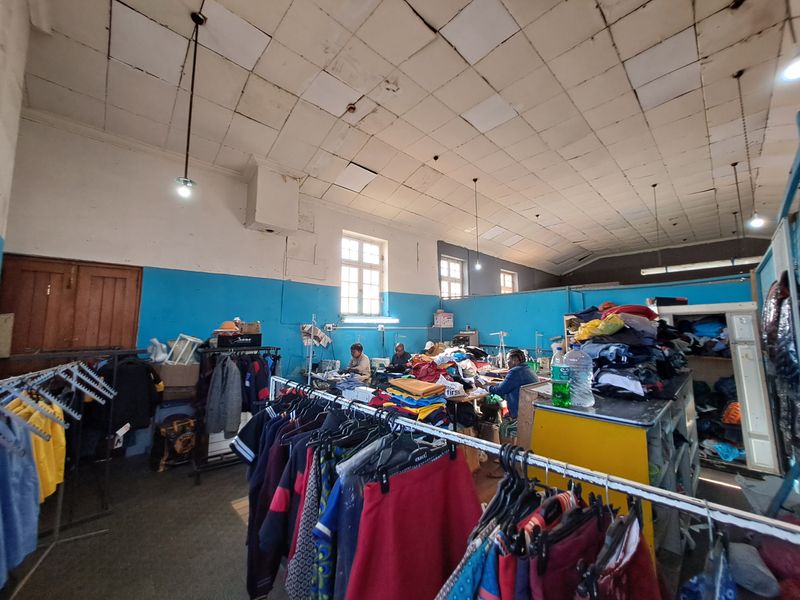 Prime Corner Commercial Property with Shops, Bedrooms, and Upper-Level Space - Photo 4