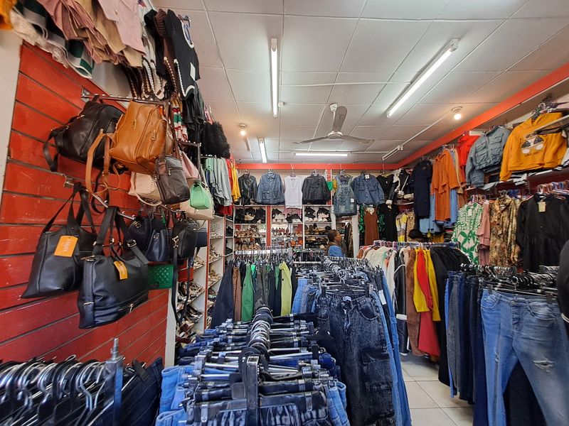 Prime Corner Commercial Property with Shops, Bedrooms, and Upper-Level Space - Photo 10