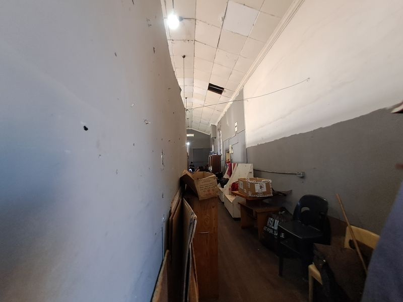 Prime Corner Commercial Property with Shops, Bedrooms, and Upper-Level Space - Photo 5