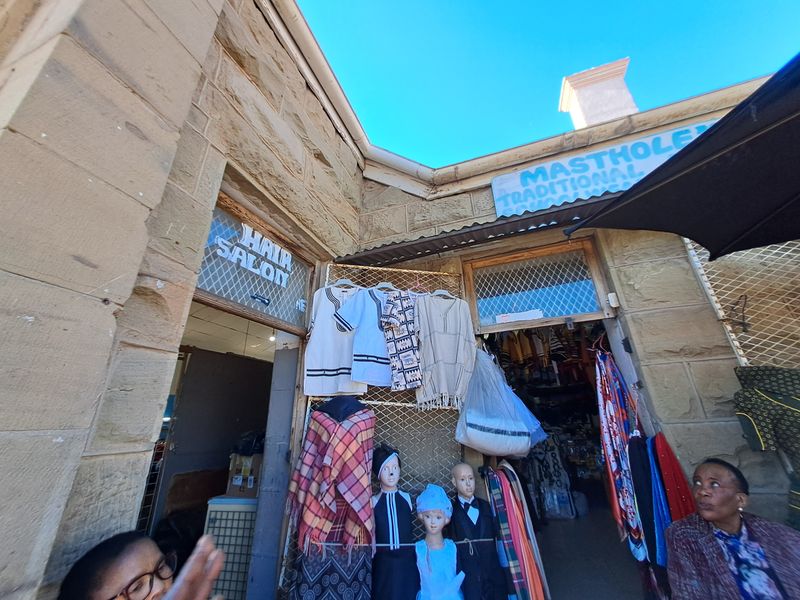 Prime Corner Commercial Property with Shops, Bedrooms, and Upper-Level Space - Photo 3