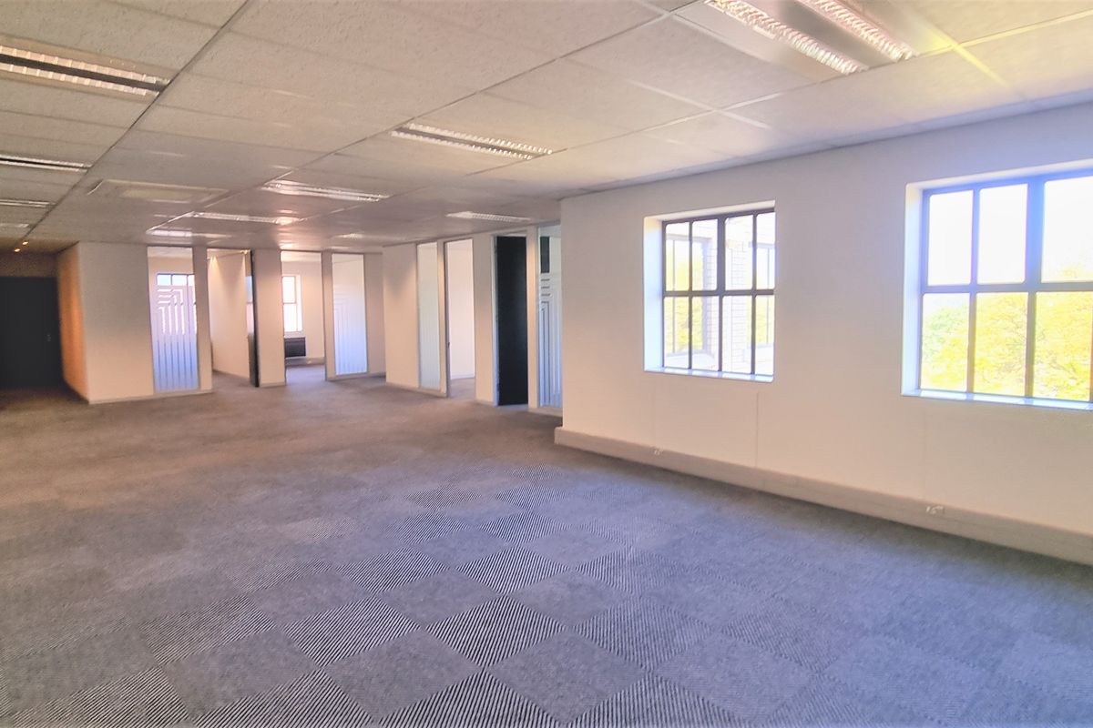 Offices space to let in Eton Office Park - Photo 4