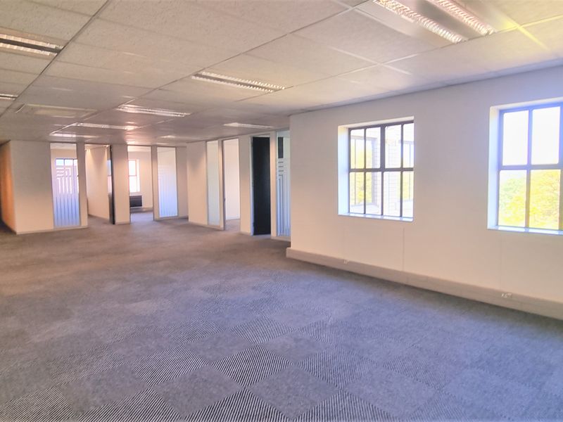 Offices space to let in Eton Office Park - Photo 4