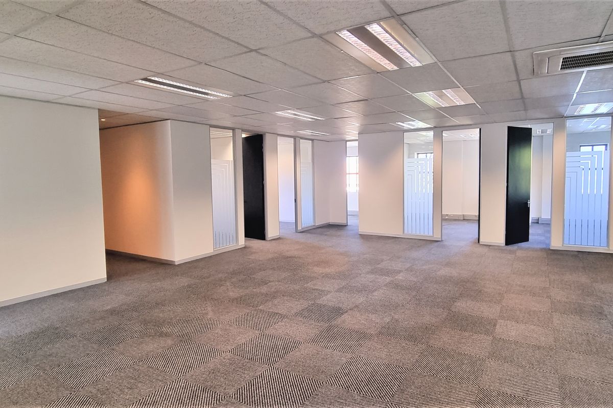 Offices space to let in Eton Office Park - Photo 2