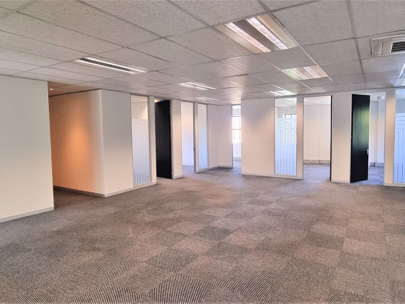 Offices space to let in Eton Office Park - Photo 2