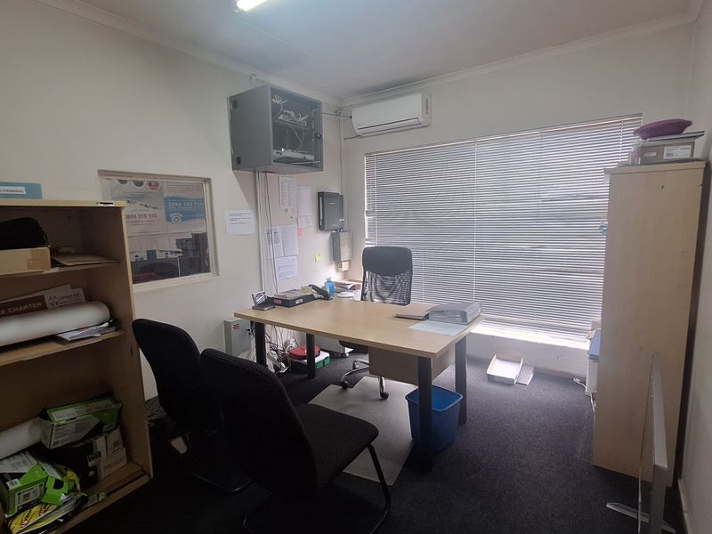 Business for sale on main street - Photo 4