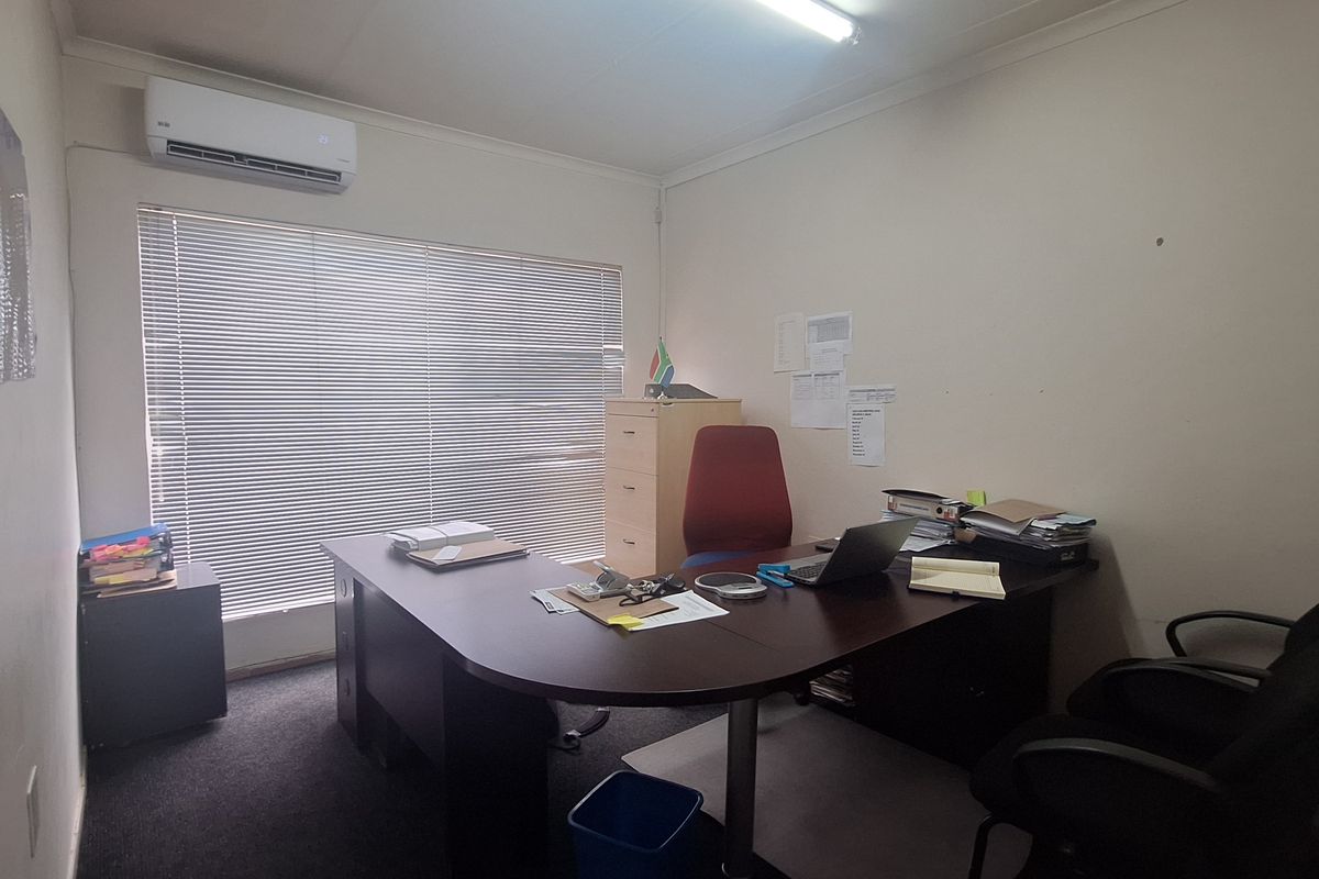 Business for sale on main street - Photo 5