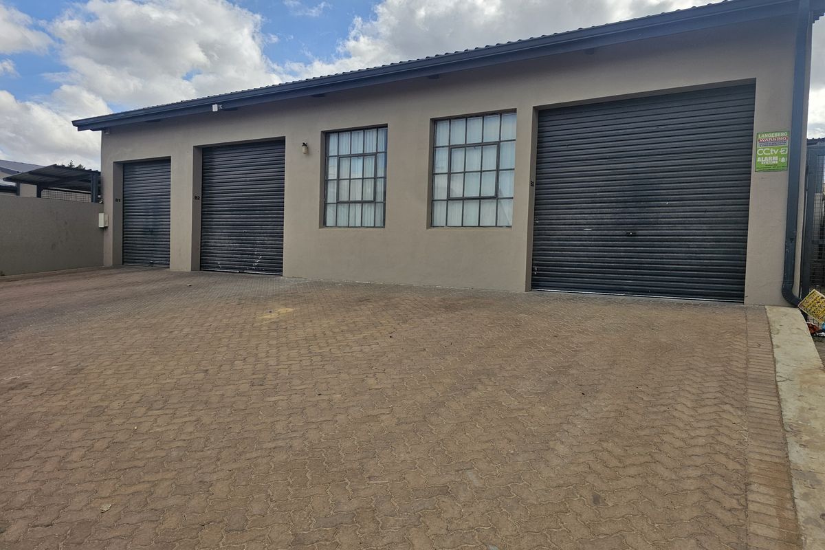 9 storage units and 5 spacious outlets for sale in Riversdale - Photo 3